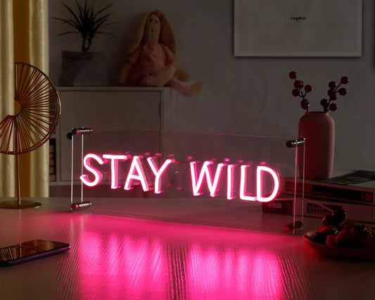 Letrero de neón LED de escritorio "Stay Wild"